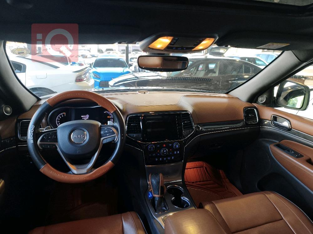 جیپ گراند شیرۆکی